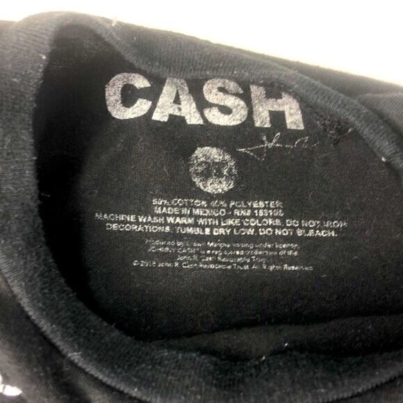 HP! CASH Johnny Cash Man in Black T-Shirt, Vintage Distressed Look, 2T Unisex - Picture 4 of 5